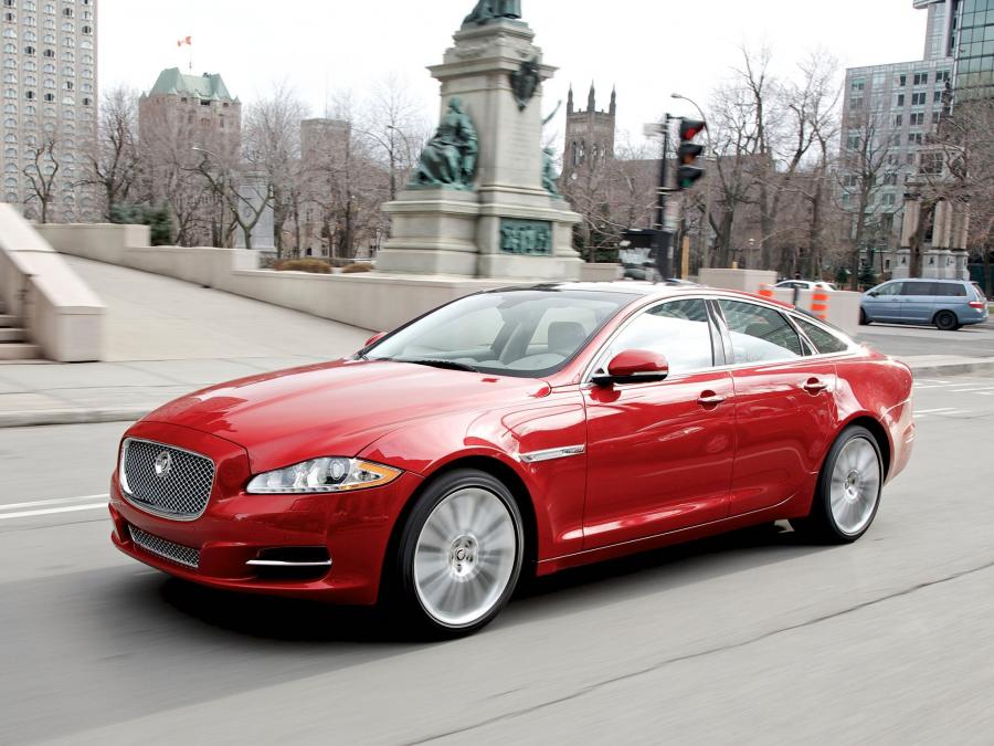  Jaguar XJ AWD 2012 года  (US) (фото 8 из 16)